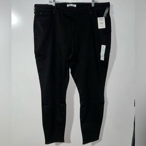 Levi Strauss Sig. Gold Women's Totally Shaping High-Rise Skinny Jeans, Size 24M